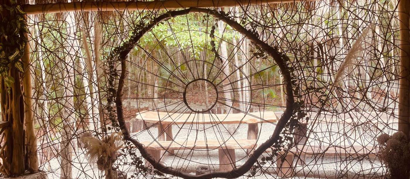 Espacio ceremonial en la selva de Puerto Morelos